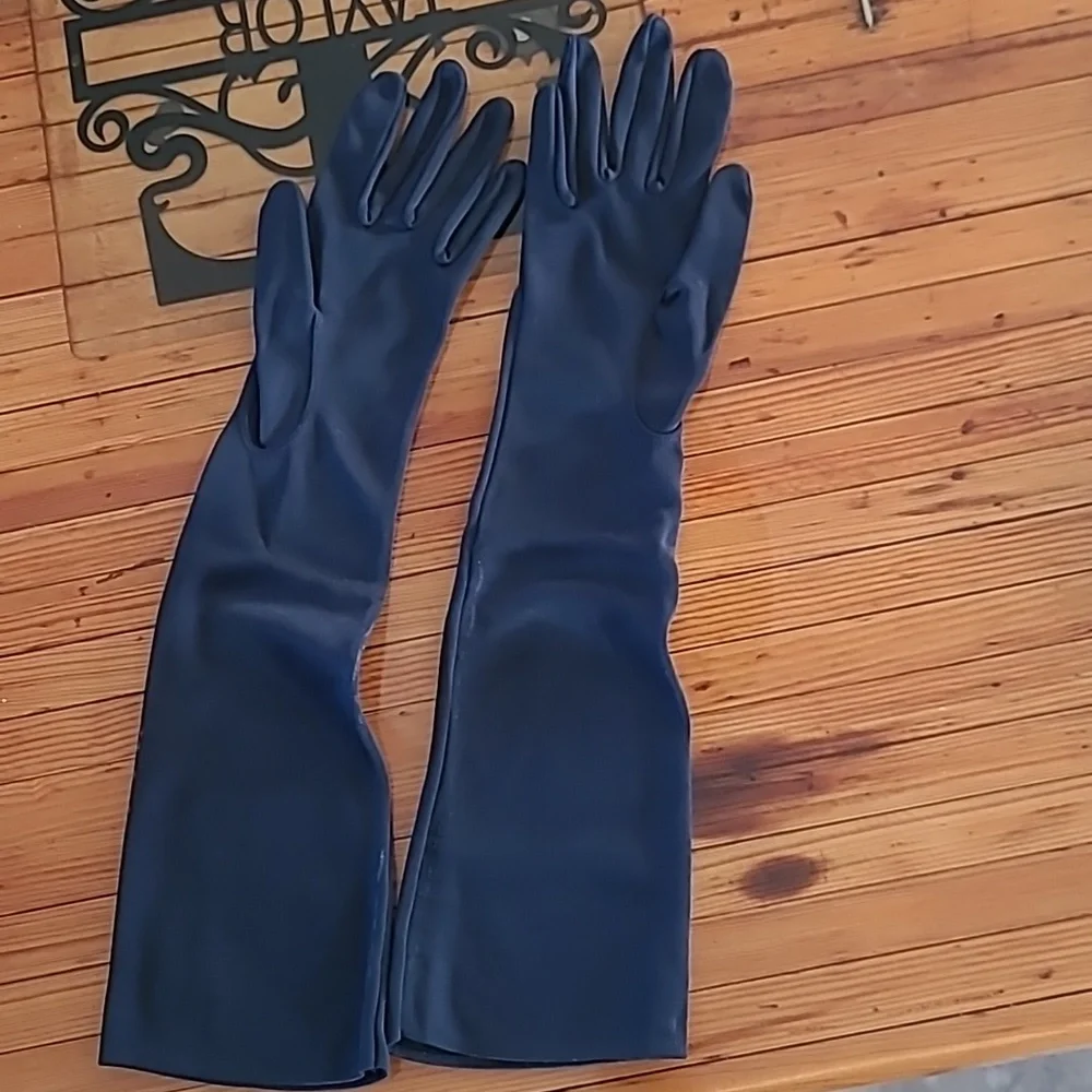 VINTAGE GLOVES GROUP OF FIVE - Picture 2 of 15